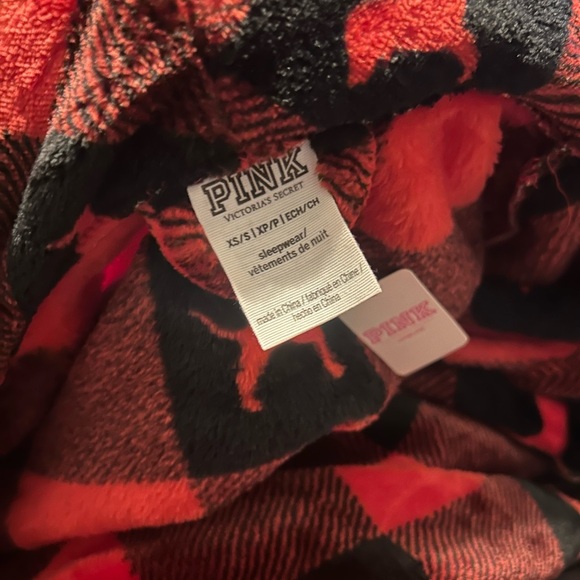 PINK VS Buffalo Robe - Picture 3 of 5